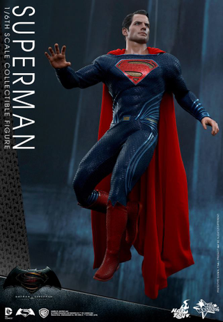 Illustration for article titled Giant Necks and Stern Looks Abound In Hot Toys' Batman v Superman Figures